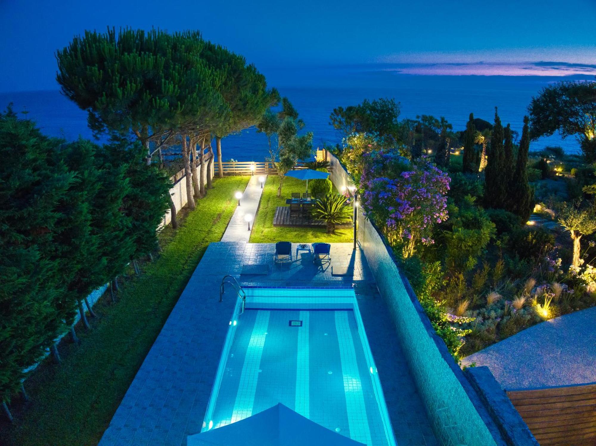 Villa Angela Ágios Matthaíos Extérieur photo