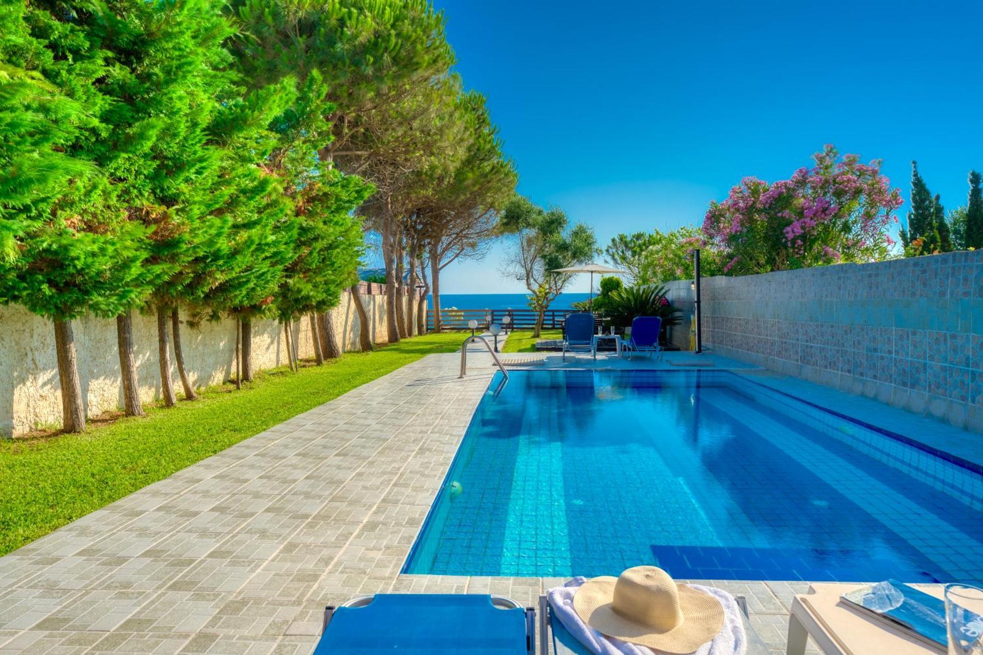 Villa Angela Ágios Matthaíos Extérieur photo