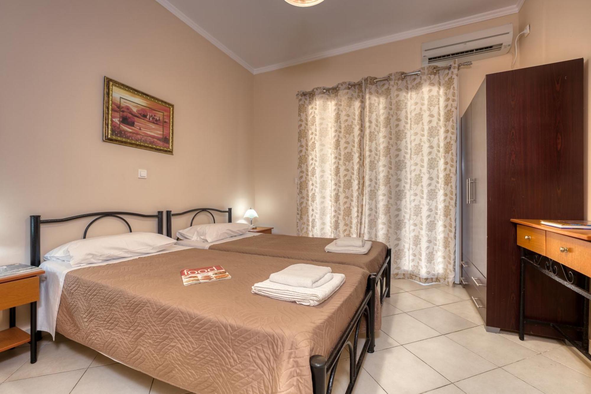 Villa Angela Ágios Matthaíos Extérieur photo